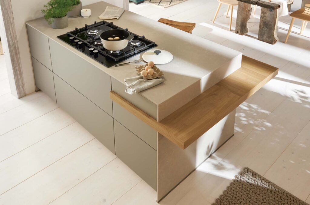 diseno-de-cocina-con-peninsula-metrocuadrado-estudio-de-interiores-leliana